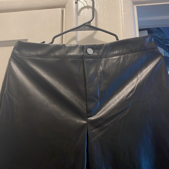 Bundle - Picture 4 of 10